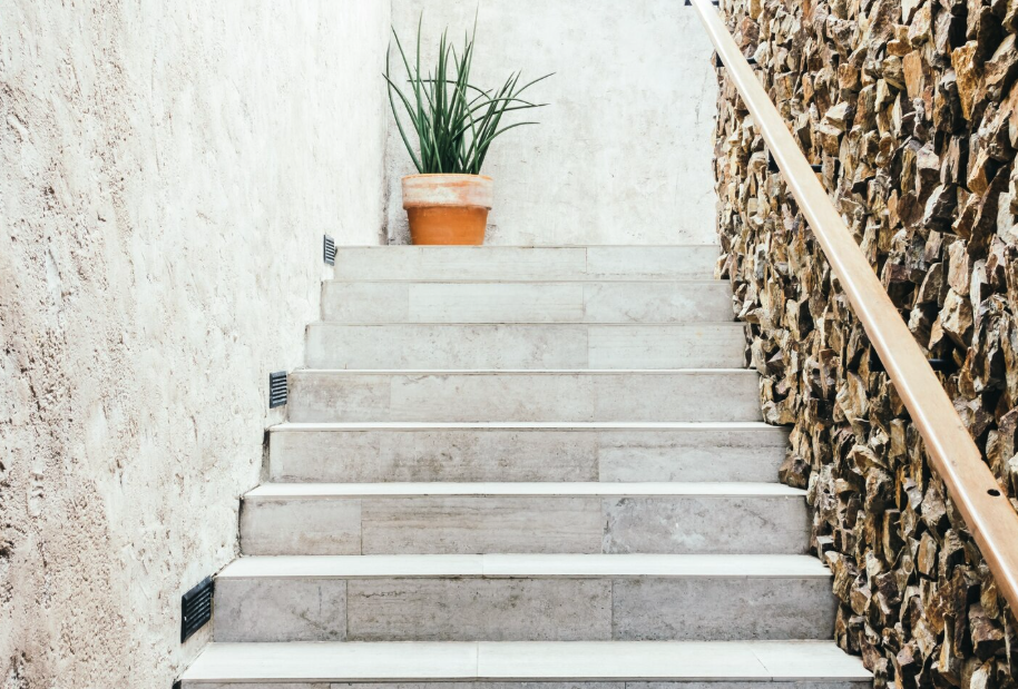 scara exterioara dreapta